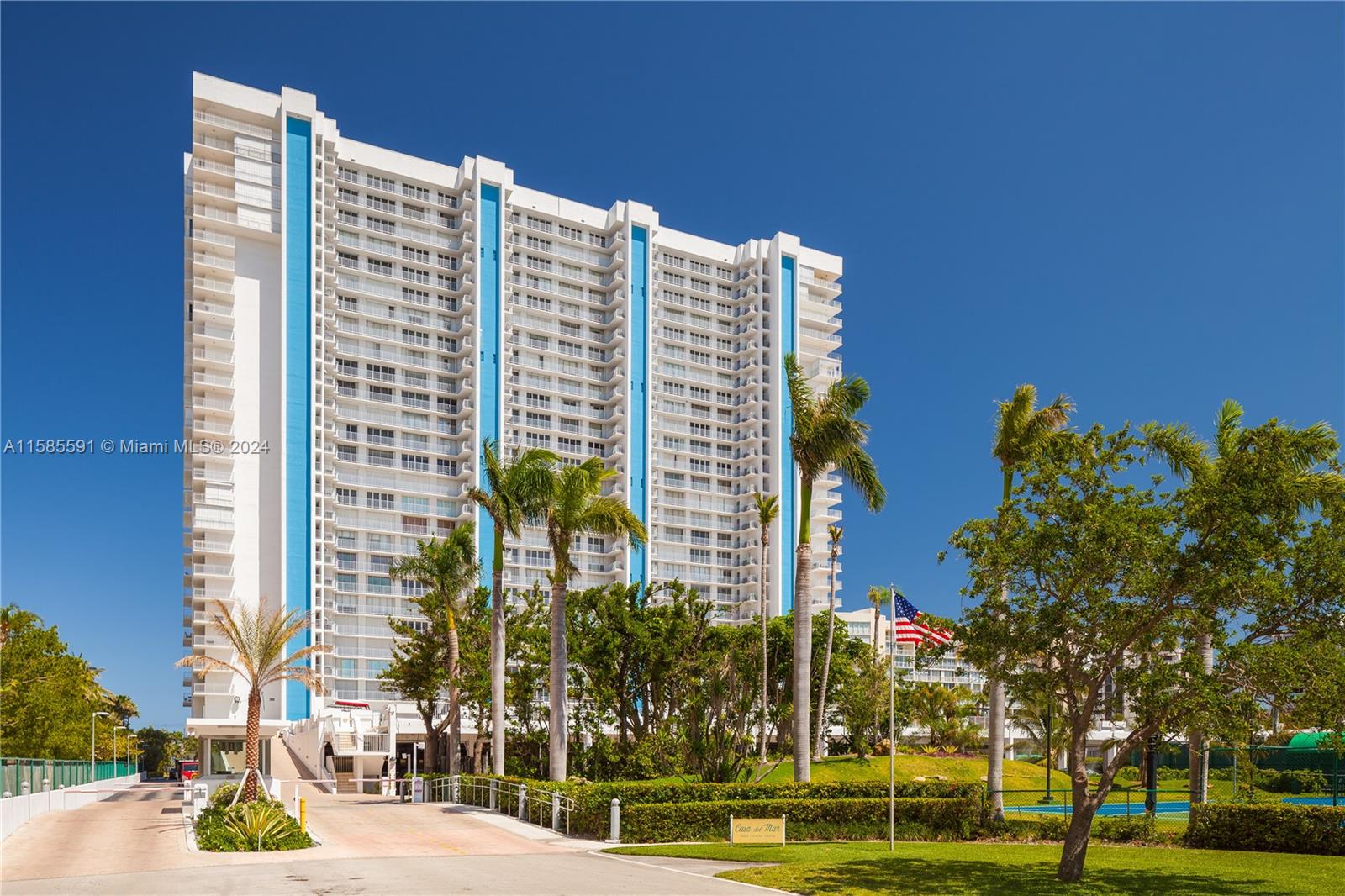 881 Ocean Dr # 18E
