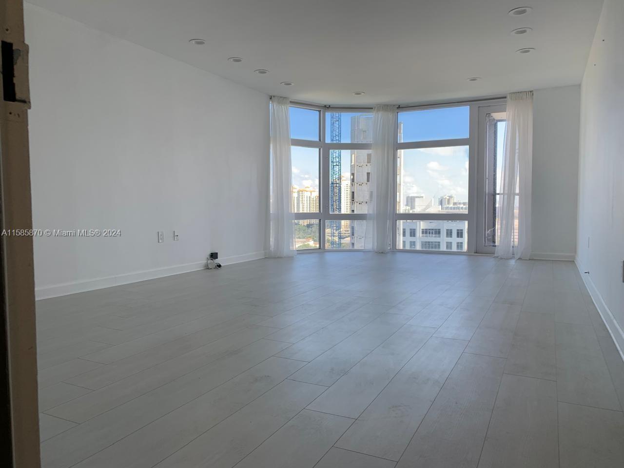 20100 W Country Club Dr Unit: PH7
