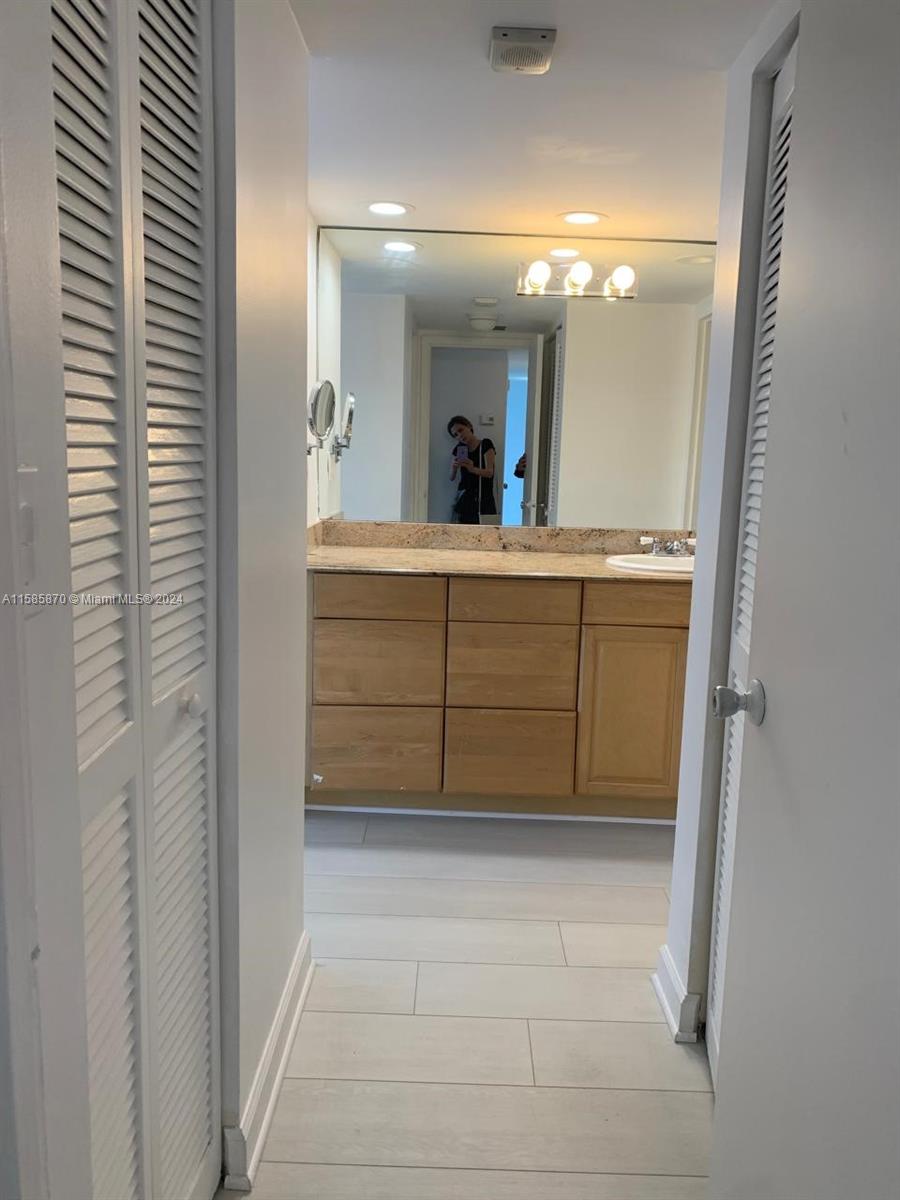 20100 W Country Club Dr Unit: PH7