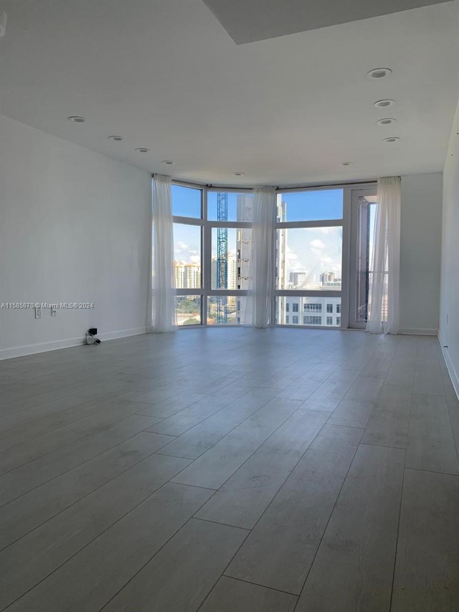 20100 W Country Club Dr Unit: PH7
