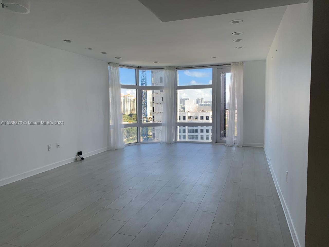 20100 W Country Club Dr Unit: PH7