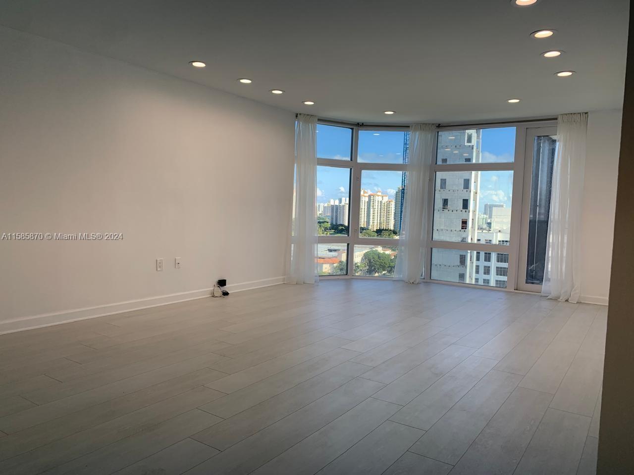20100 W Country Club Dr Unit: PH7