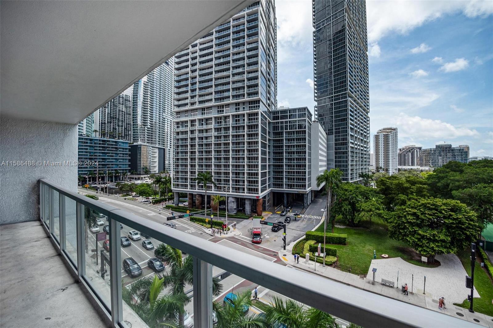 500 Brickell Ave # 700