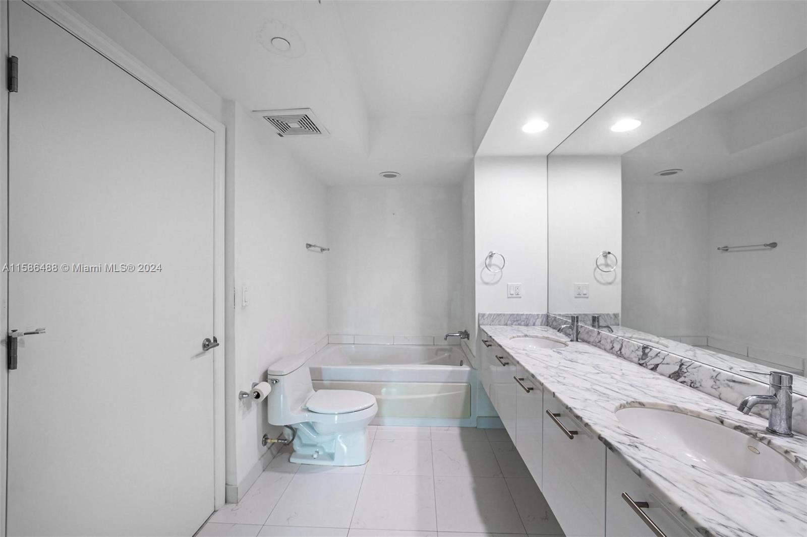 500 Brickell Ave # 700