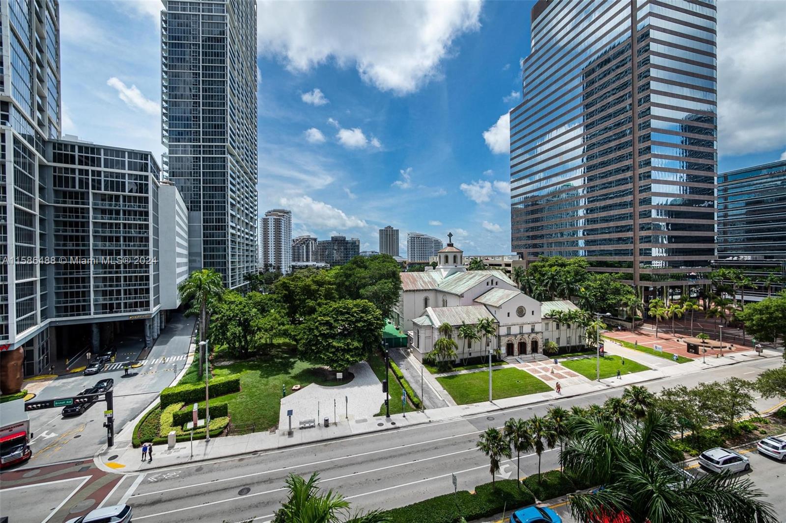 500 Brickell Ave # 700