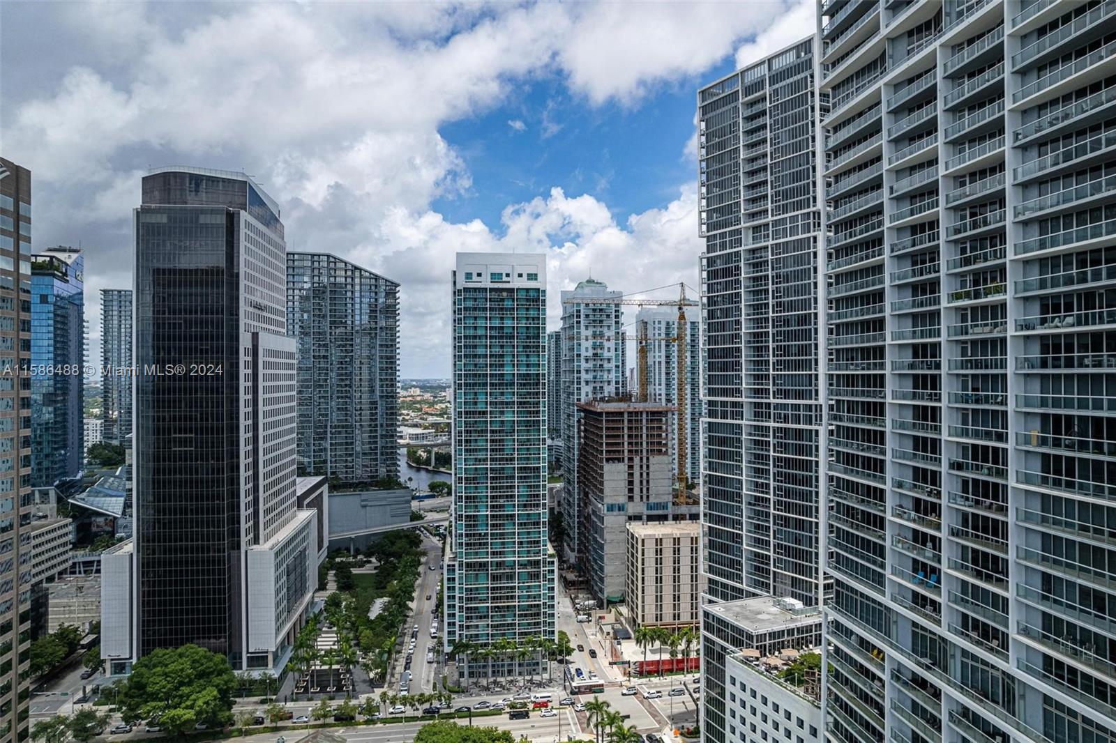 500 Brickell Ave # 700