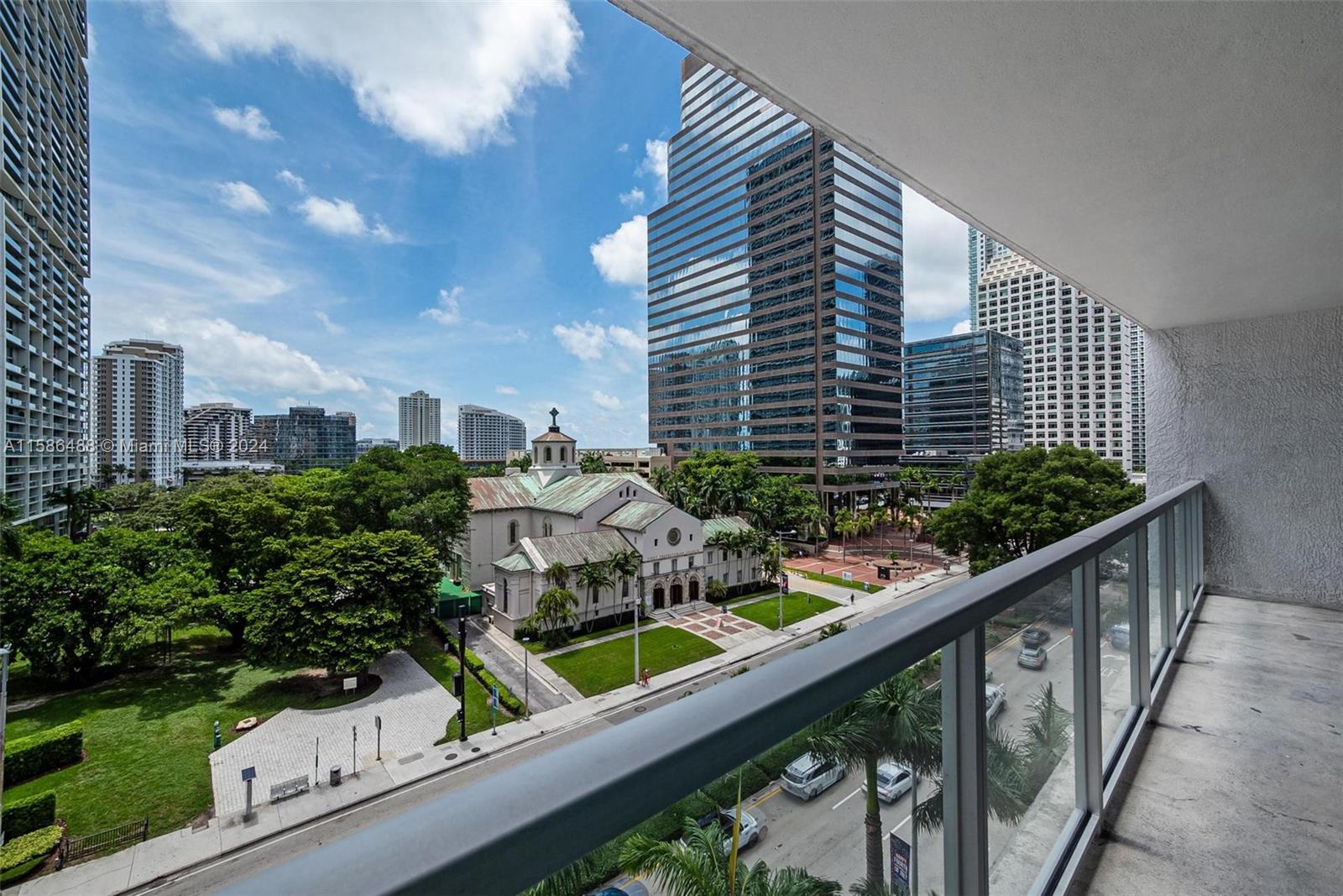 500 Brickell Ave # 700