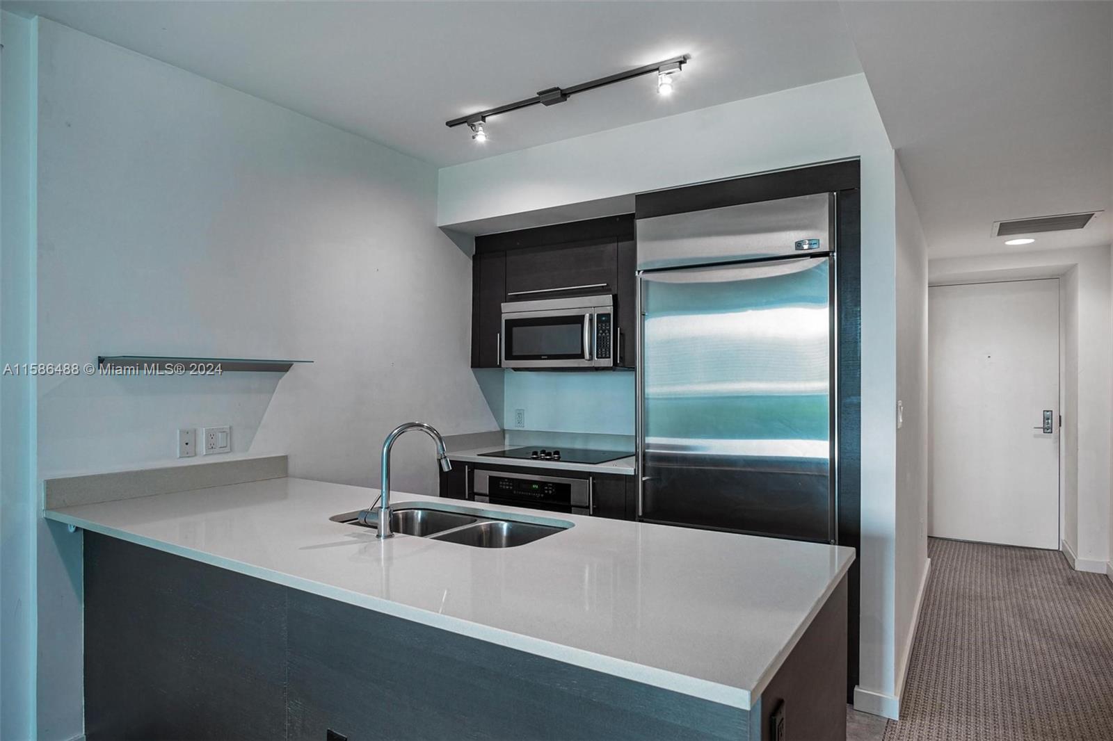 500 Brickell Ave # 700