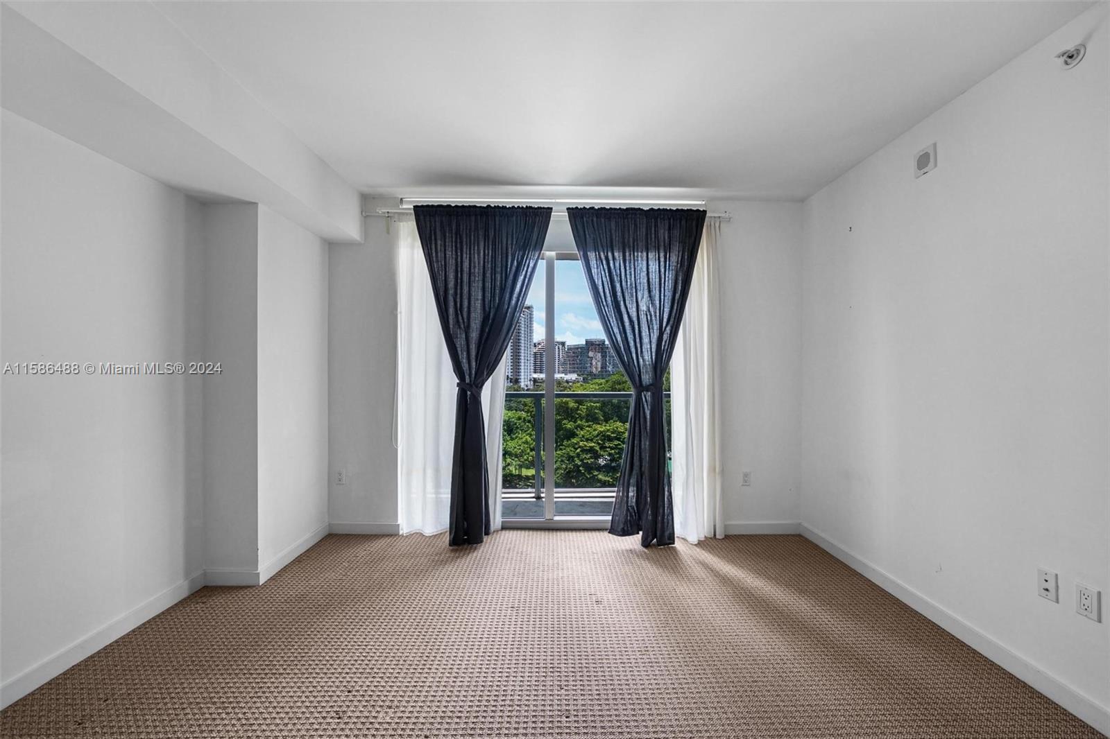 500 Brickell Ave # 700