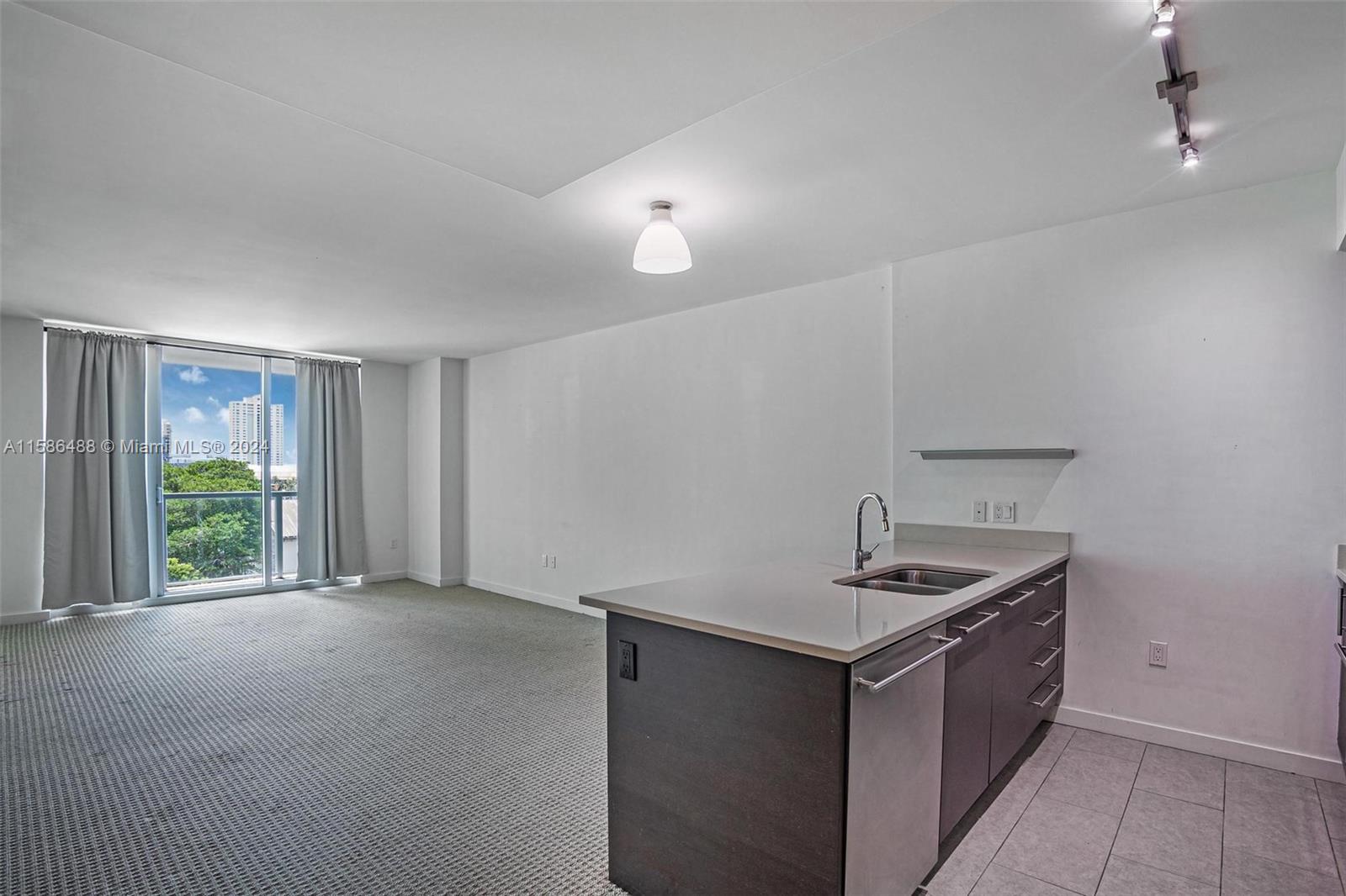 500 Brickell Ave # 700