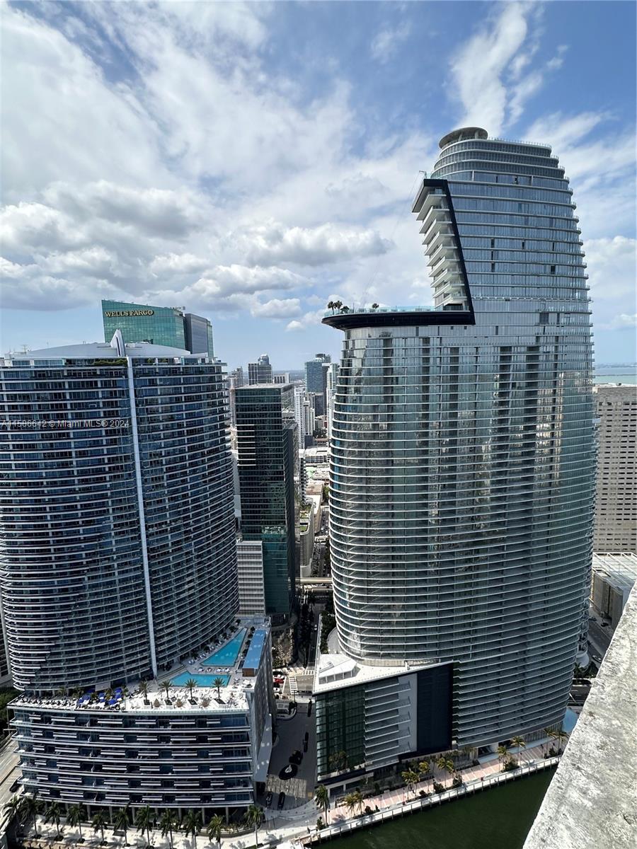 465 Brickell Ave # 5306