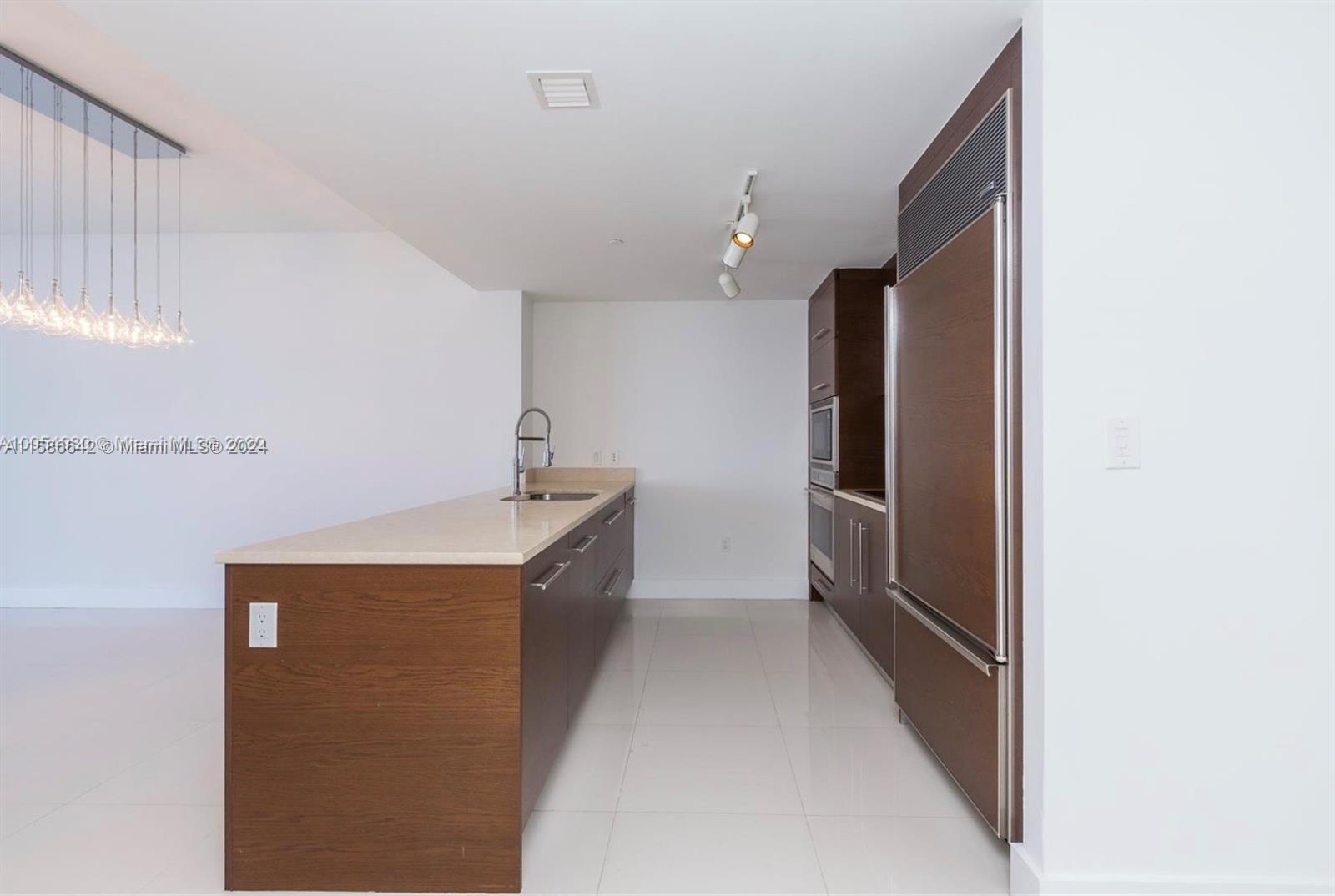 465 Brickell Ave # 5306