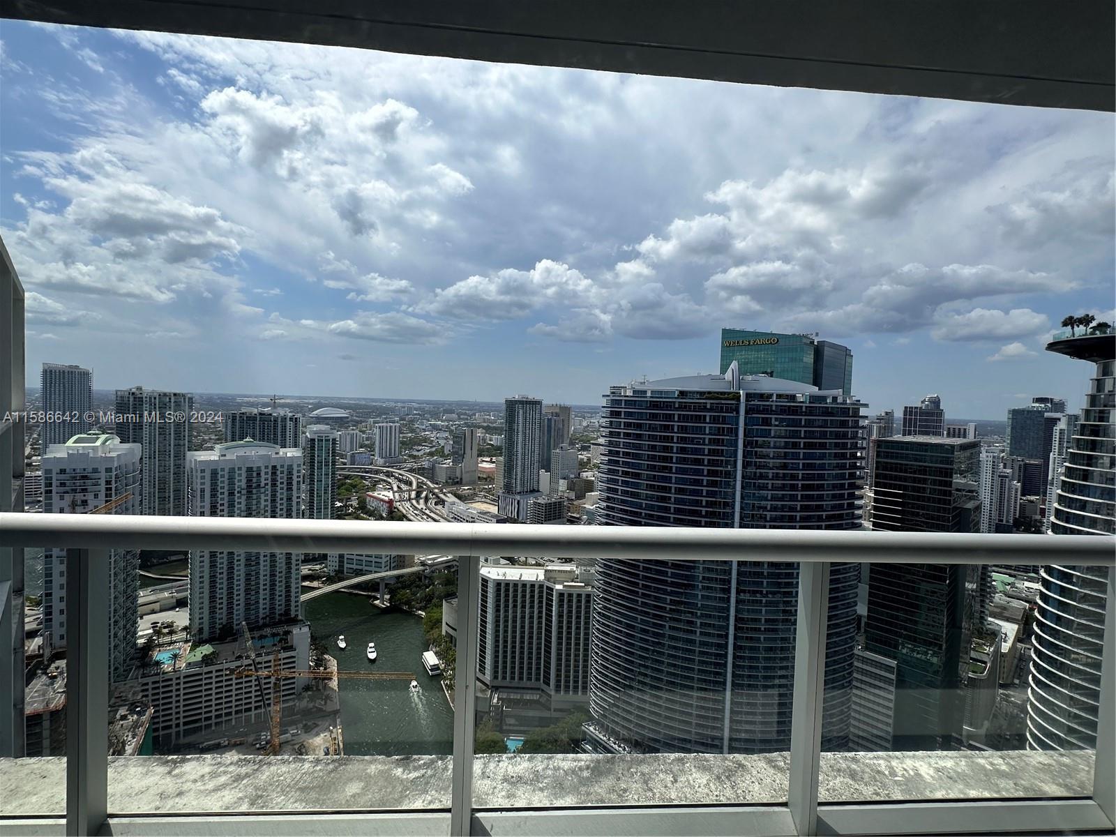 465 Brickell Ave # 5306
