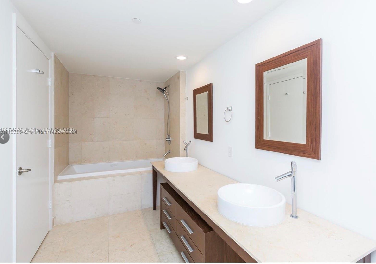465 Brickell Ave # 5306
