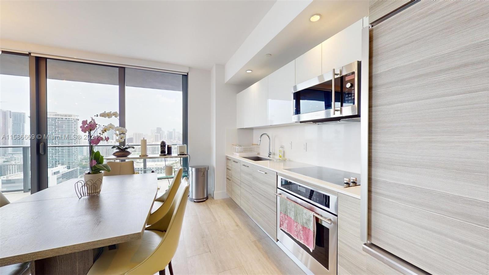 121 NE 34th St # 3004