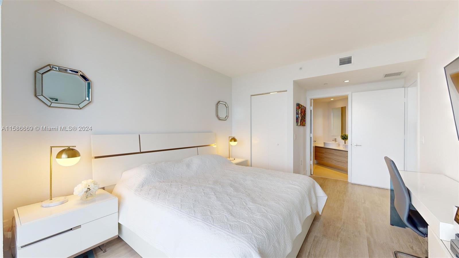 121 NE 34th St # 3004