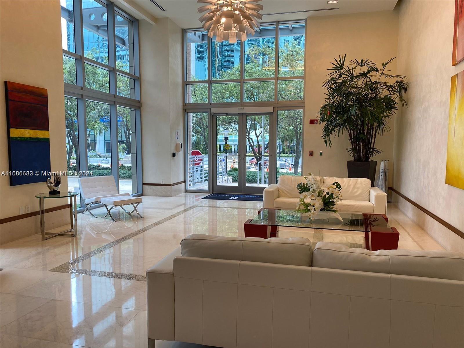 1060 Brickell Ave # 3315