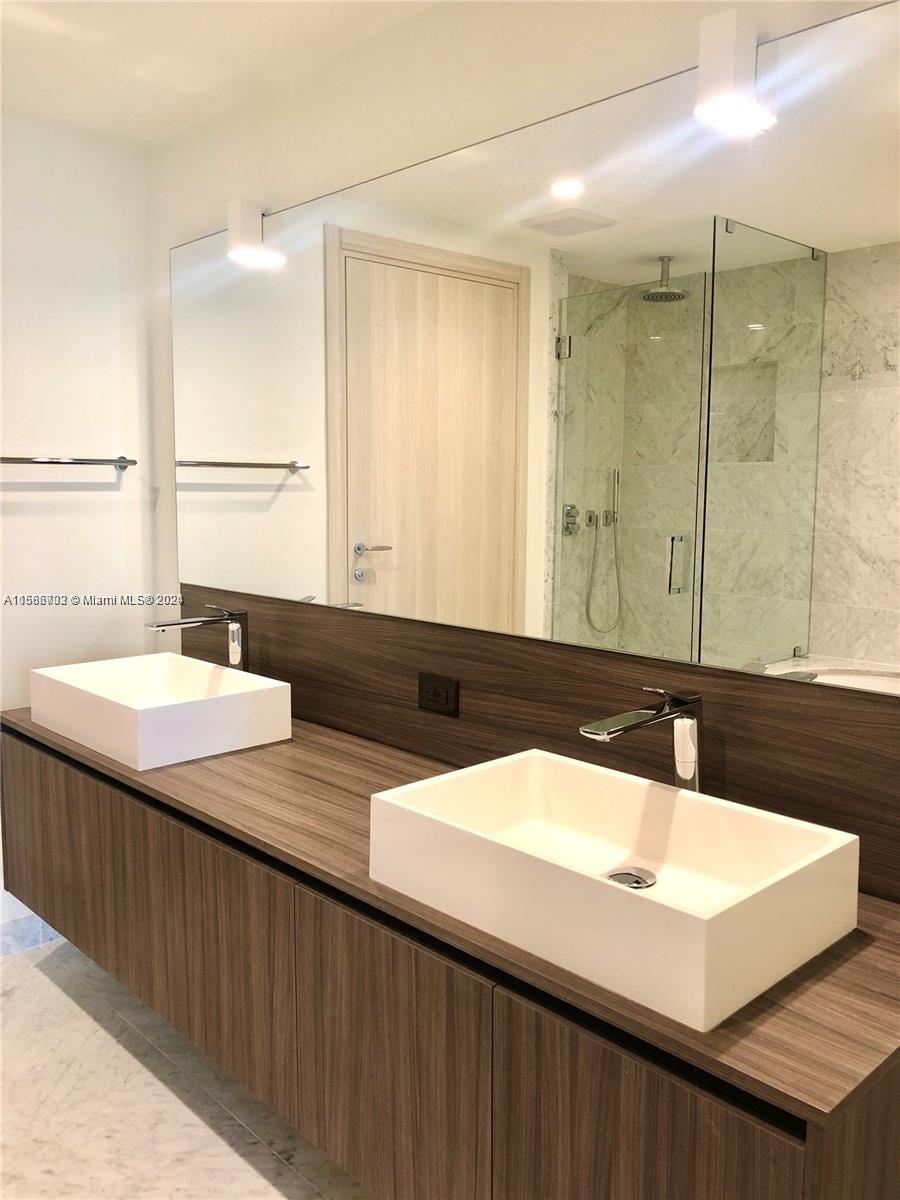 1000 Brickell Plaza # 2414