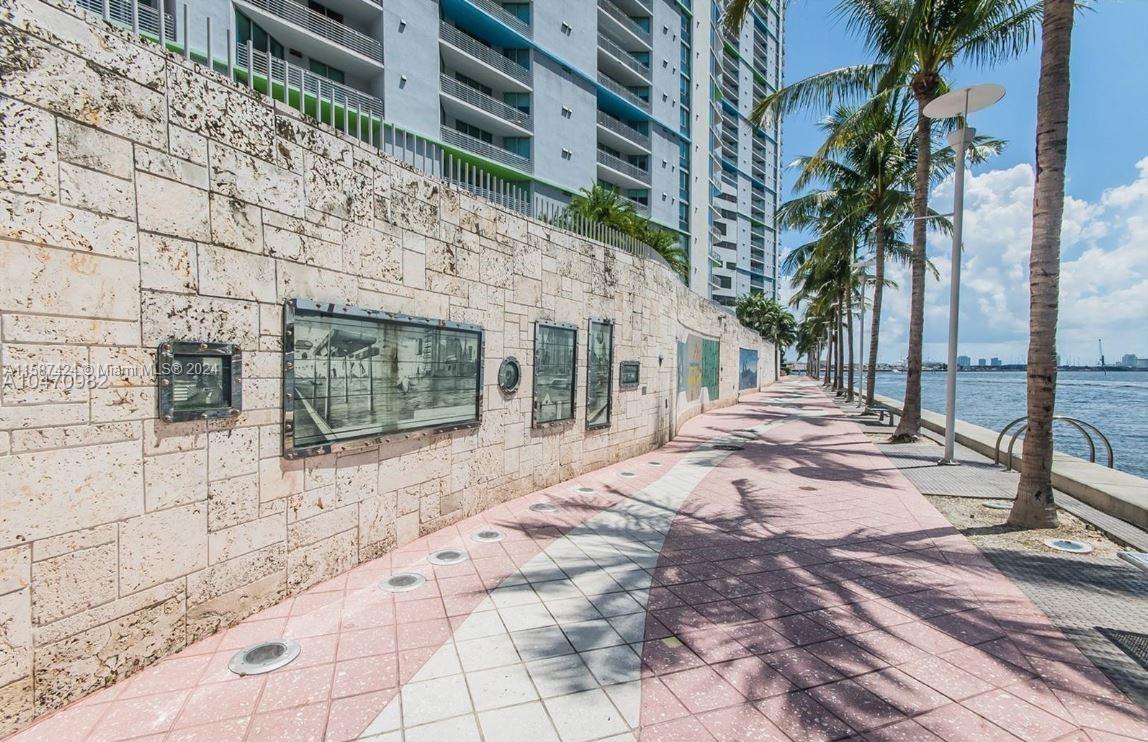 325 S Biscayne Blvd # 2223