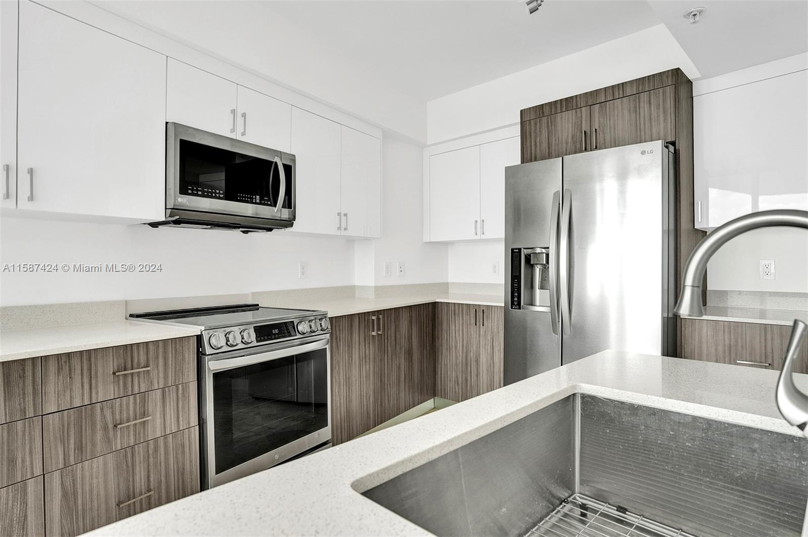 325 S Biscayne Blvd # 2223