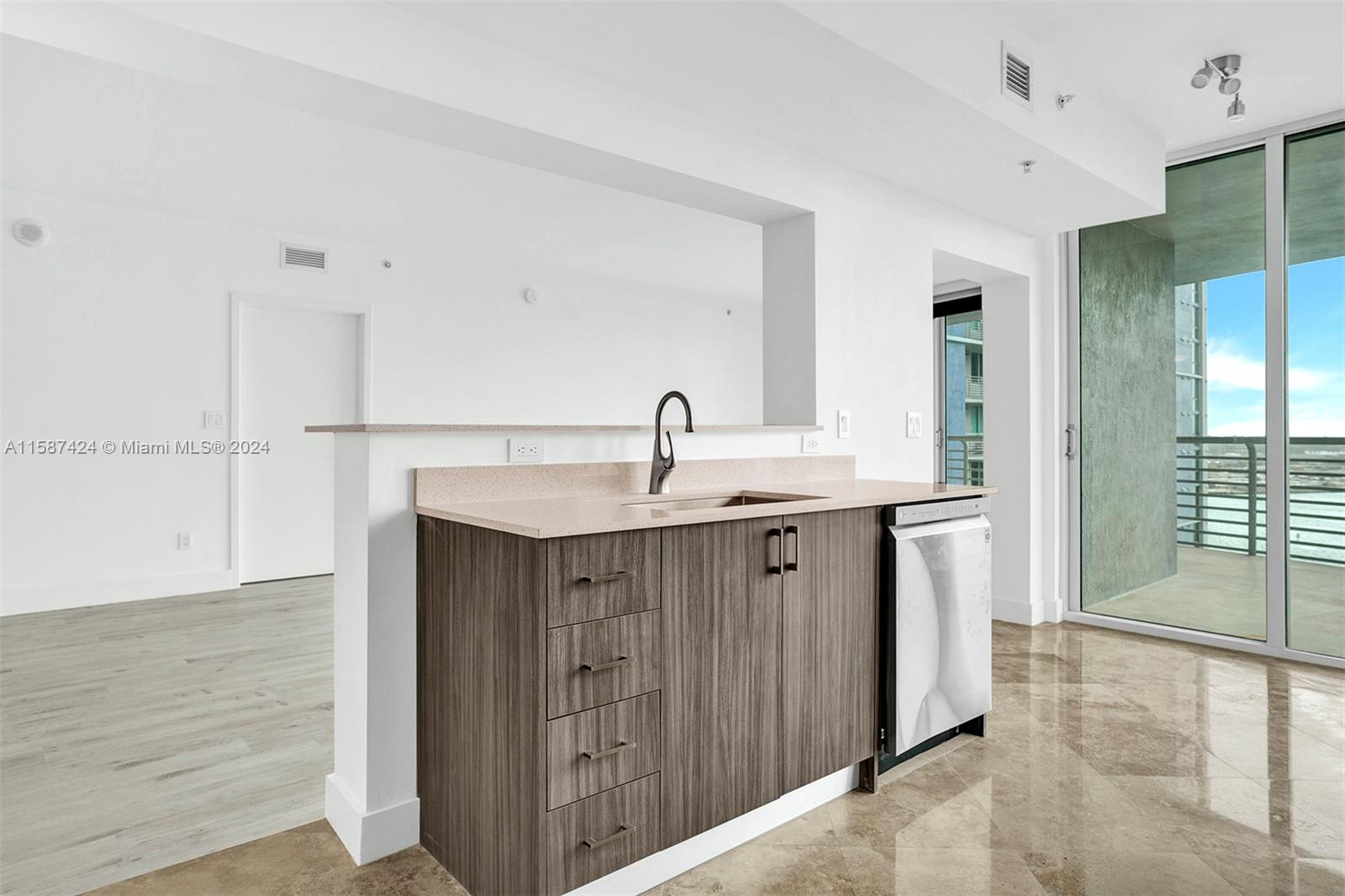 325 S Biscayne Blvd # 2223