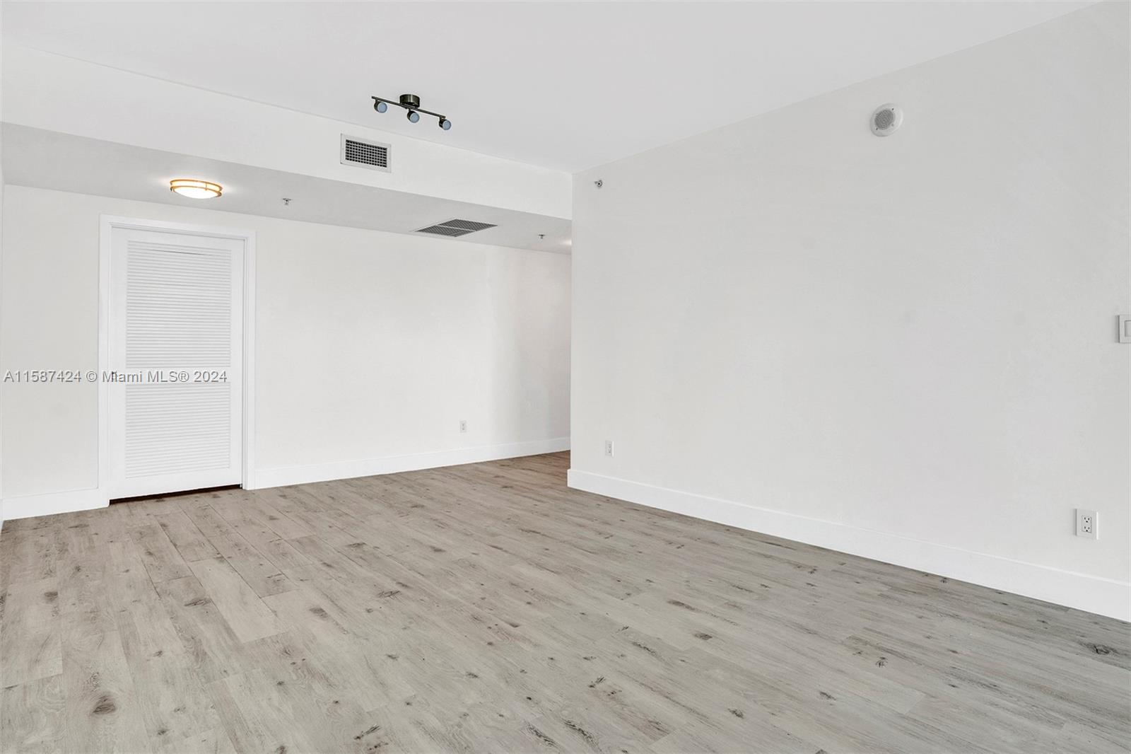 325 S Biscayne Blvd # 2223