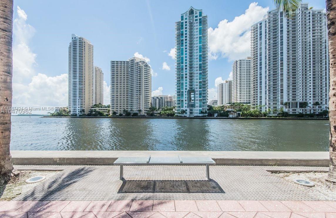 325 S Biscayne Blvd # 2223