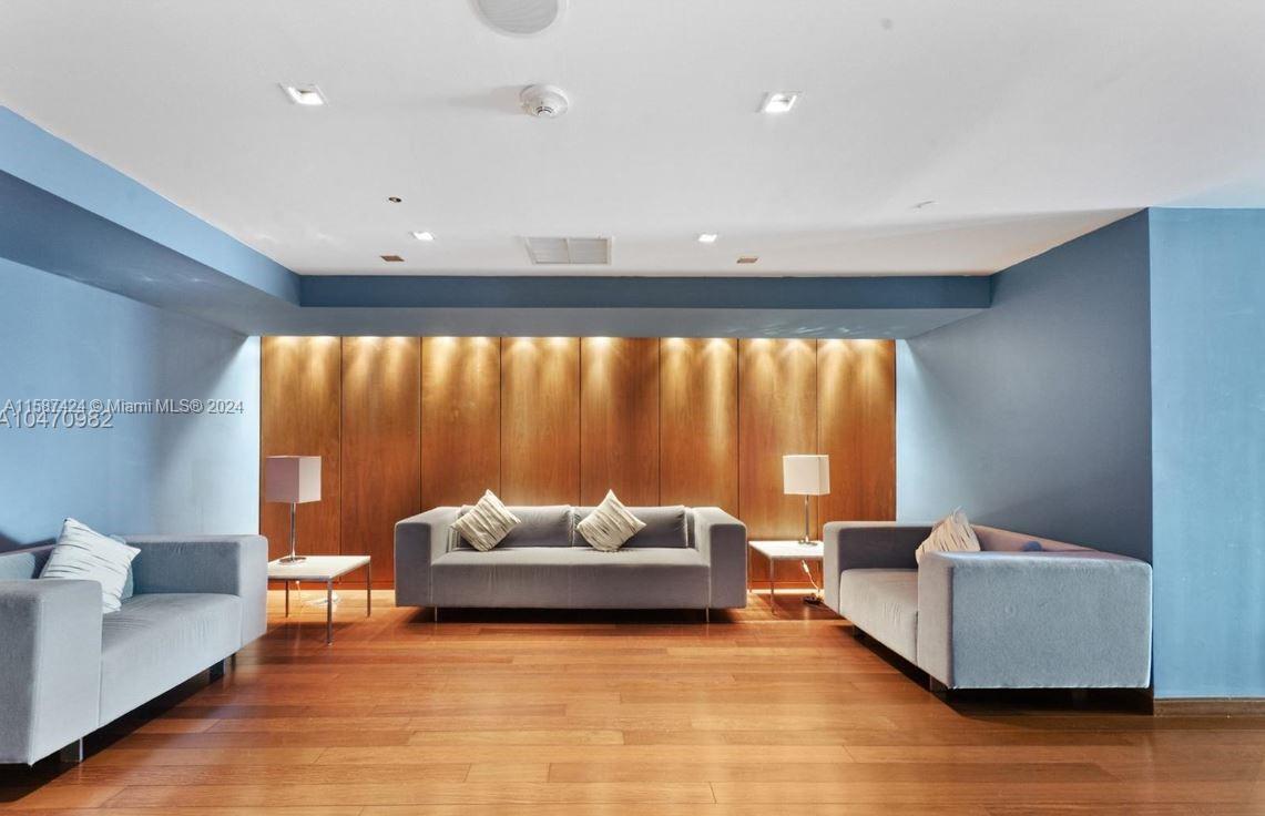 325 S Biscayne Blvd # 2223