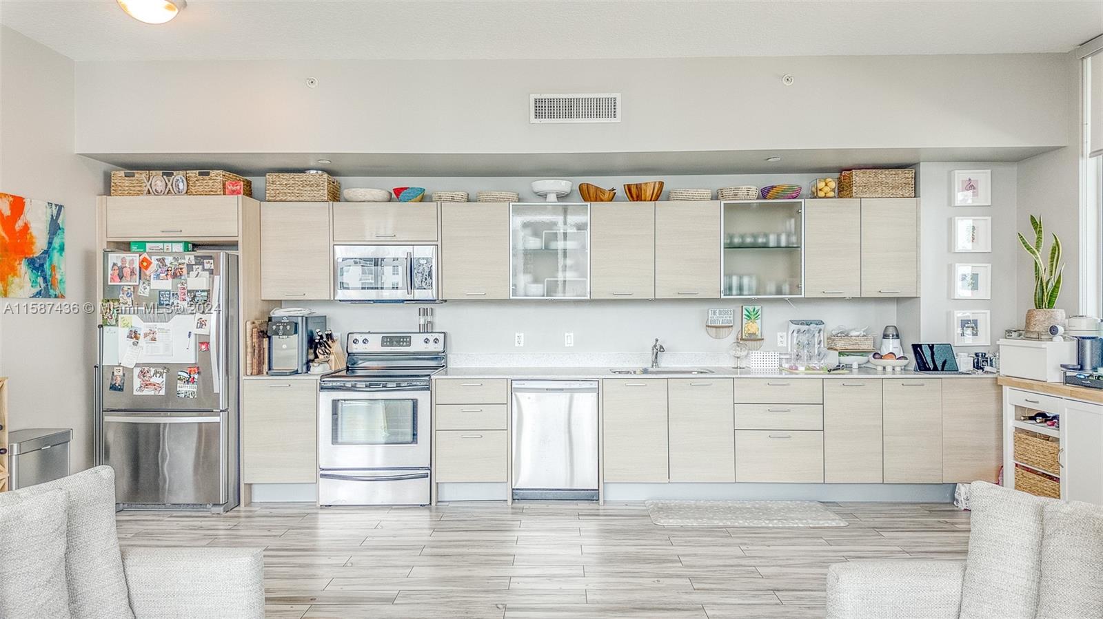 350 NE 24th St # 904