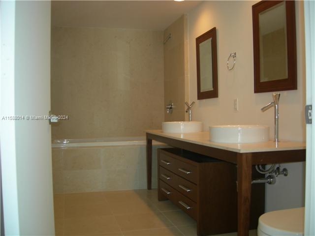 465 BRICKELL AV # 2406