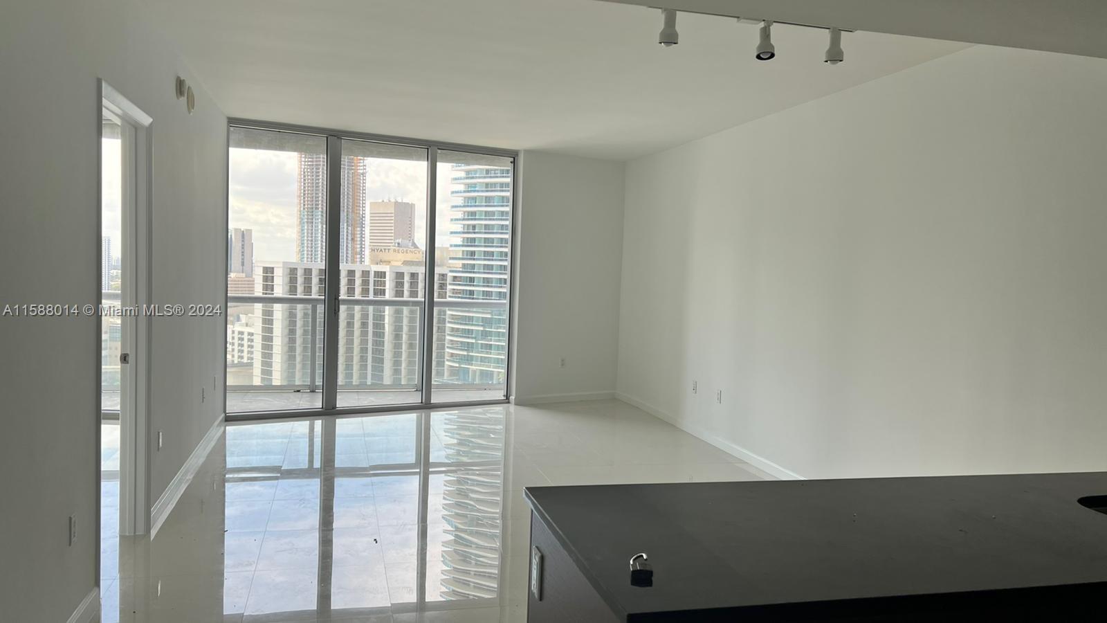 465 BRICKELL AV # 2406