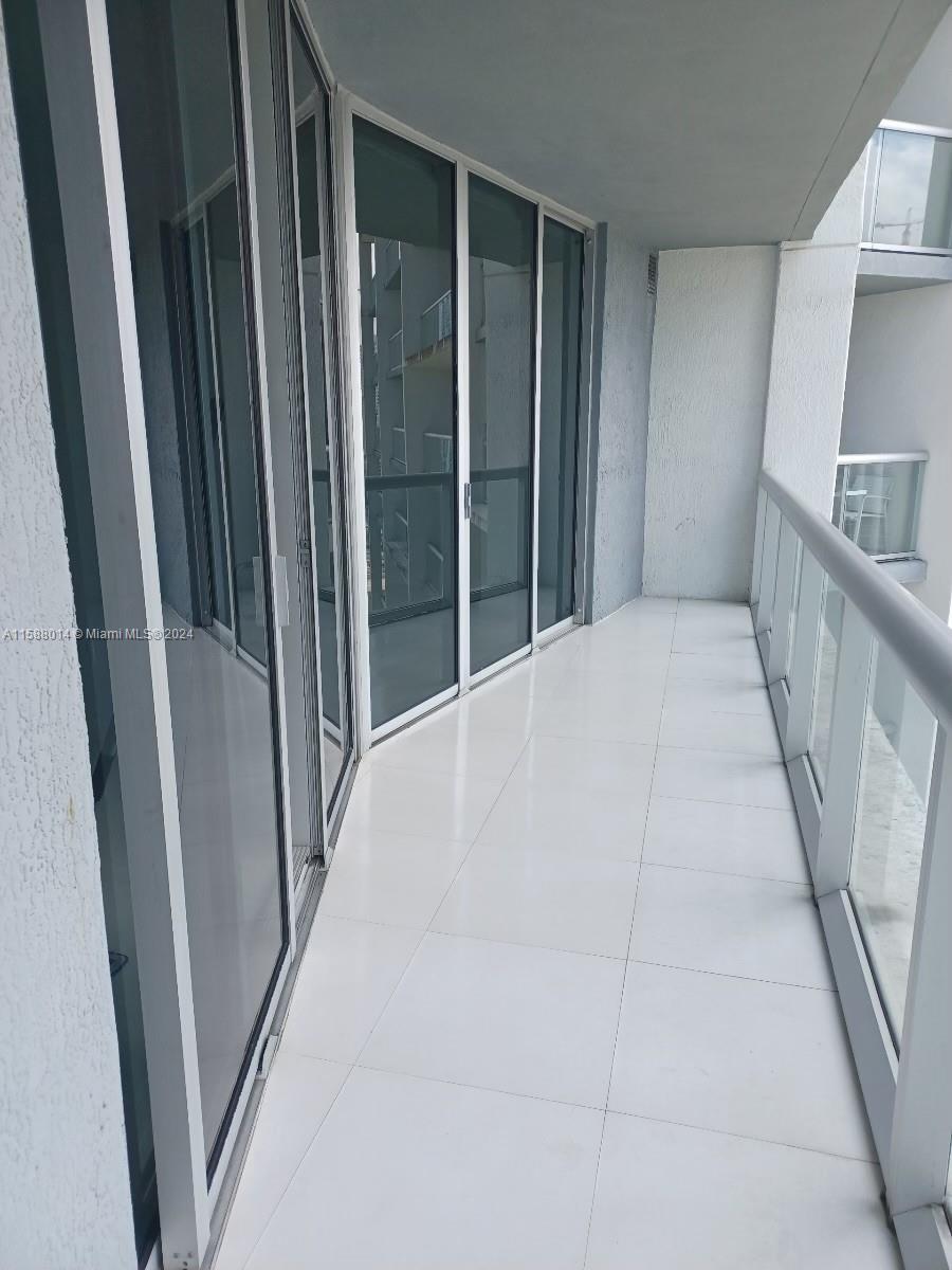 465 BRICKELL AV # 2406