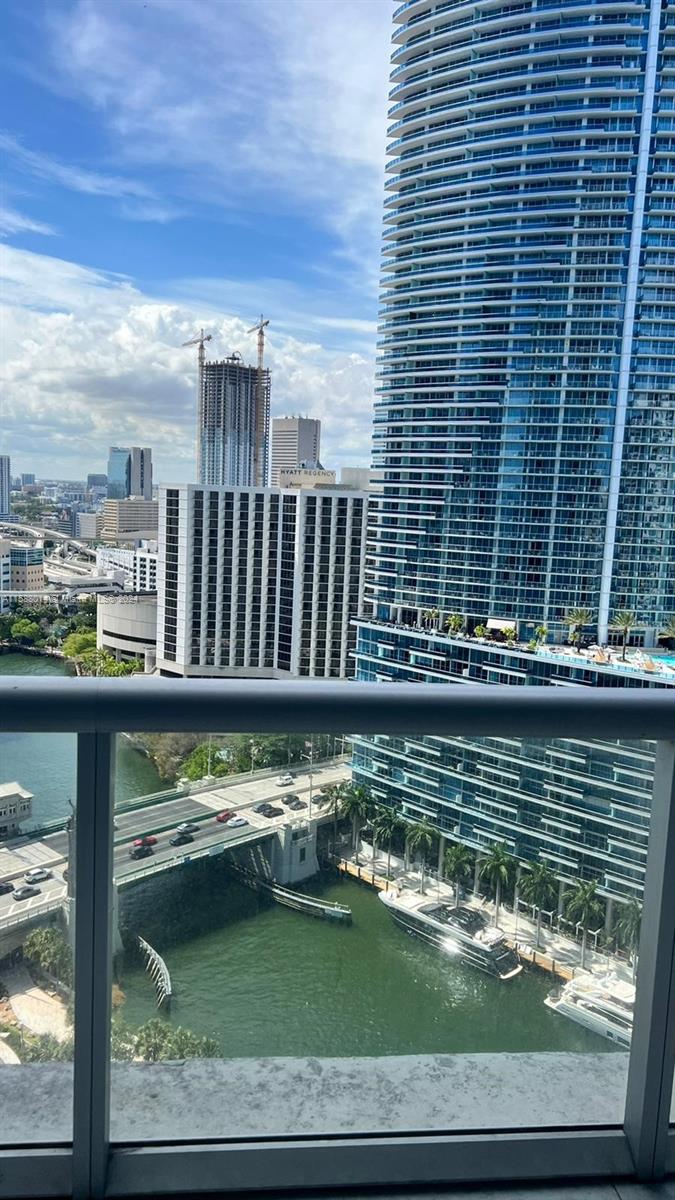 465 BRICKELL AV # 2406