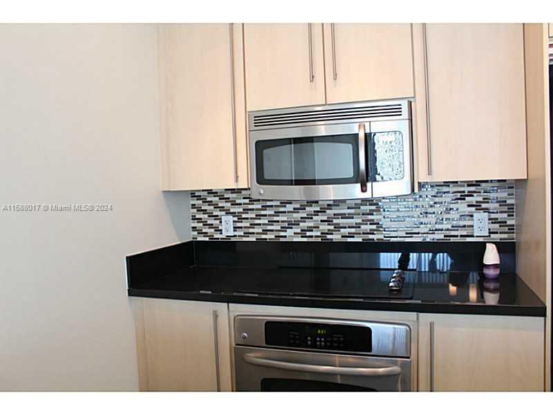 79 SW 12th St Unit: 2404-S