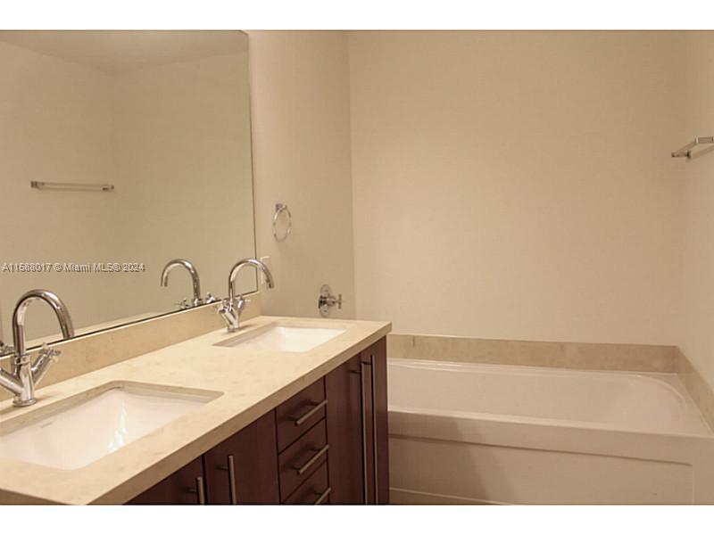 79 SW 12th St Unit: 2404-S
