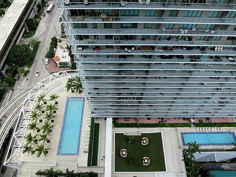 79 SW 12th St Unit: 2404-S