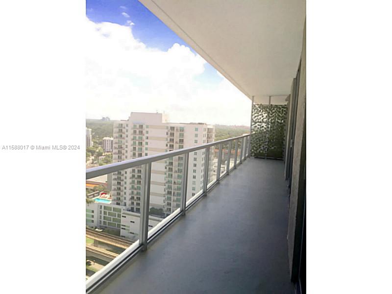 79 SW 12th St Unit: 2404-S