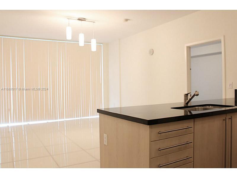 79 SW 12th St Unit: 2404-S