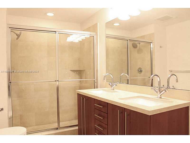 79 SW 12th St Unit: 2404-S