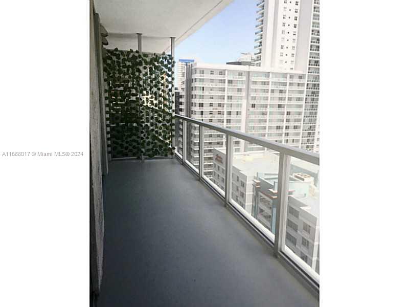 79 SW 12th St Unit: 2404-S