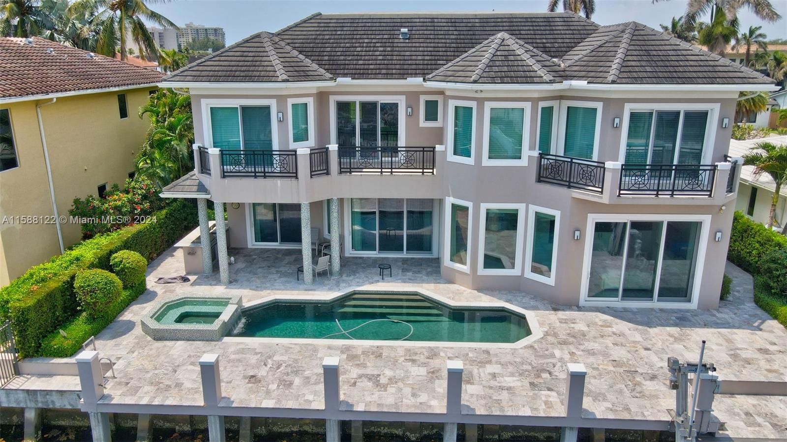 761 NE Marine Dr