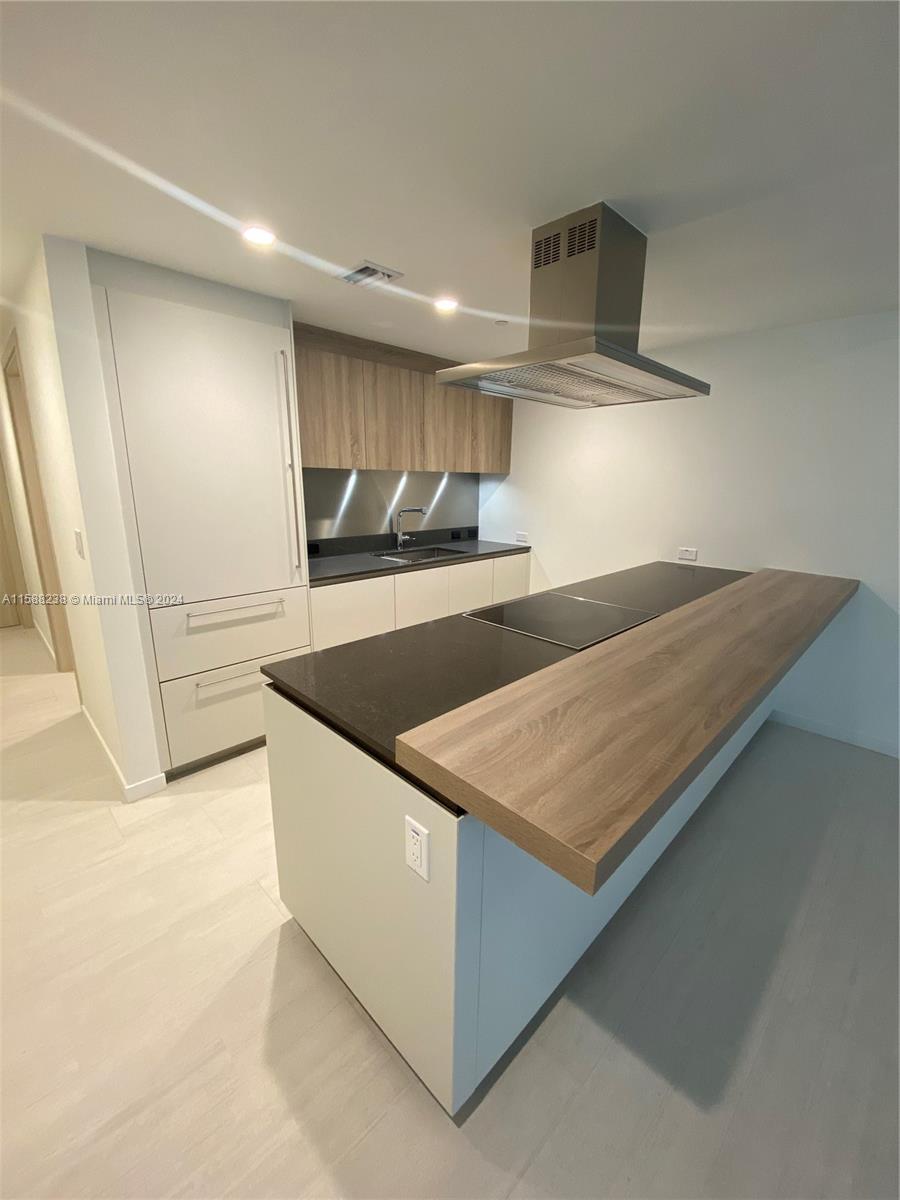 1000 Brickell Plaza # 2007