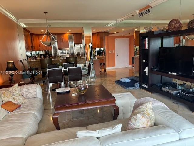 201 Crandon Blvd # 440
