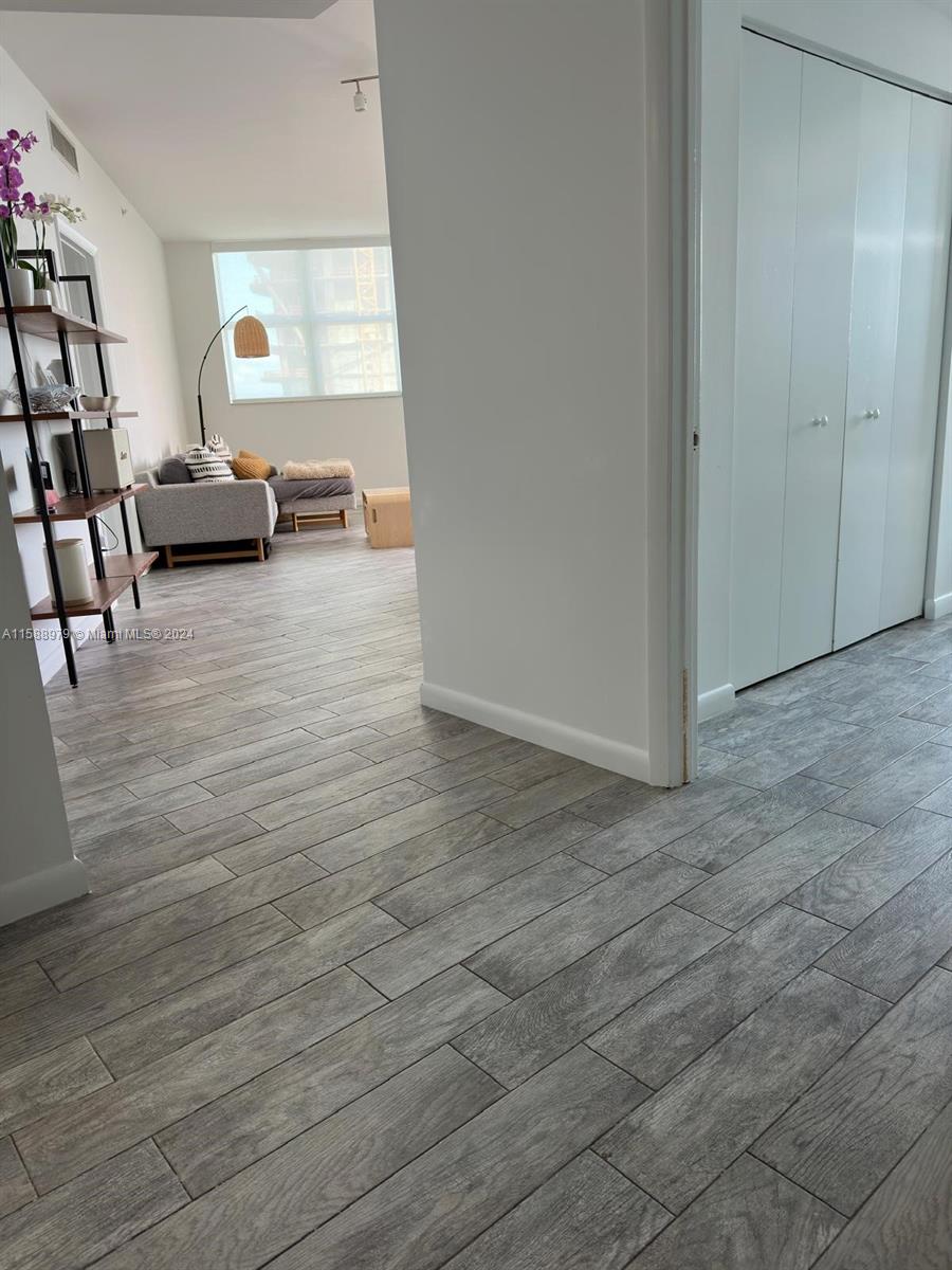 2475 Brickell Ave # 1607