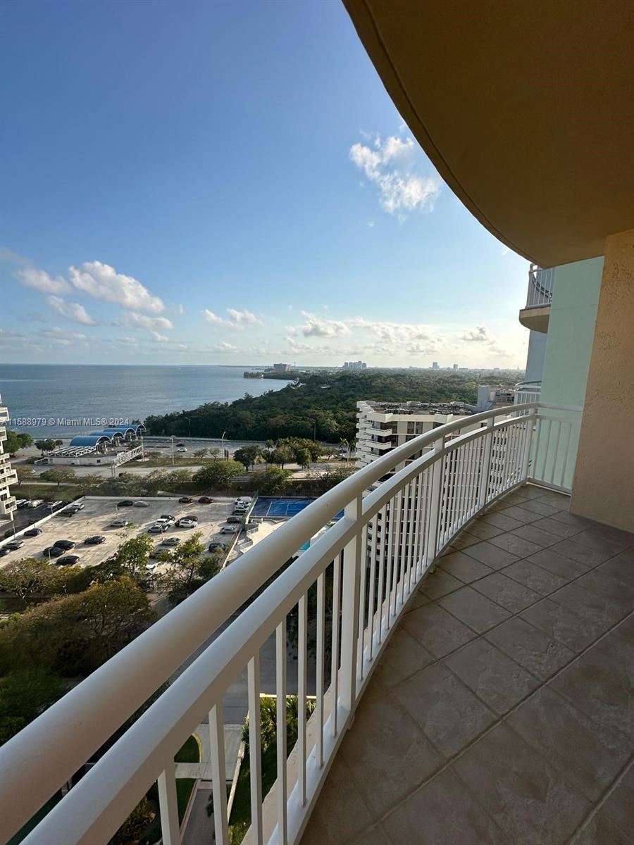 2475 Brickell Ave # 1607