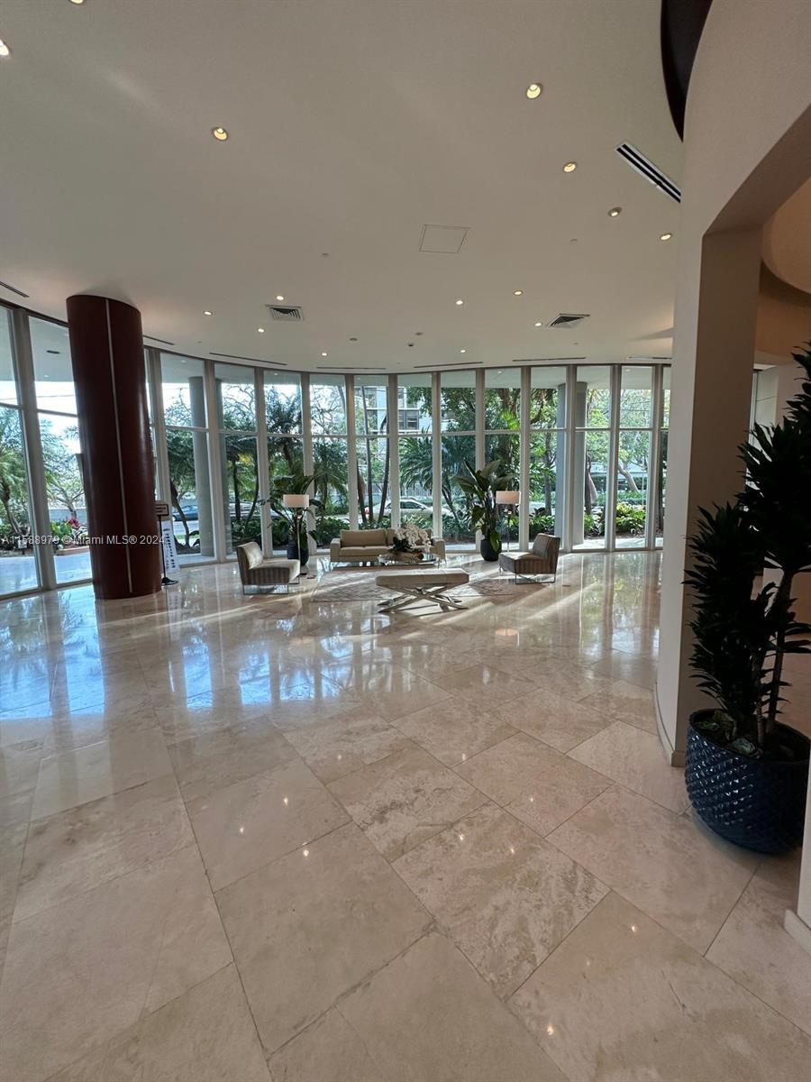 2475 Brickell Ave # 1607