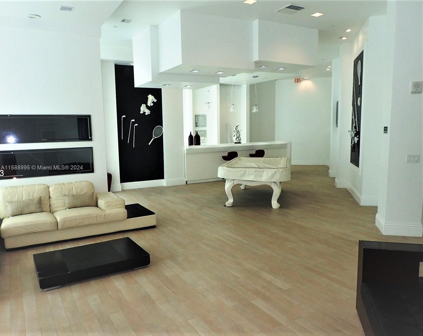 350 S Miami Ave Unit: 2105