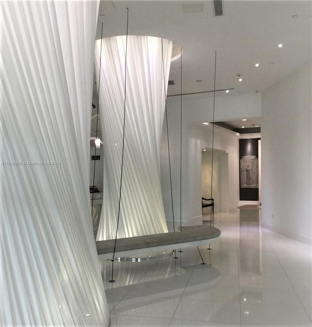 350 S Miami Ave Unit: 2105