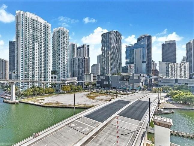 350 S Miami Ave Unit: 2105