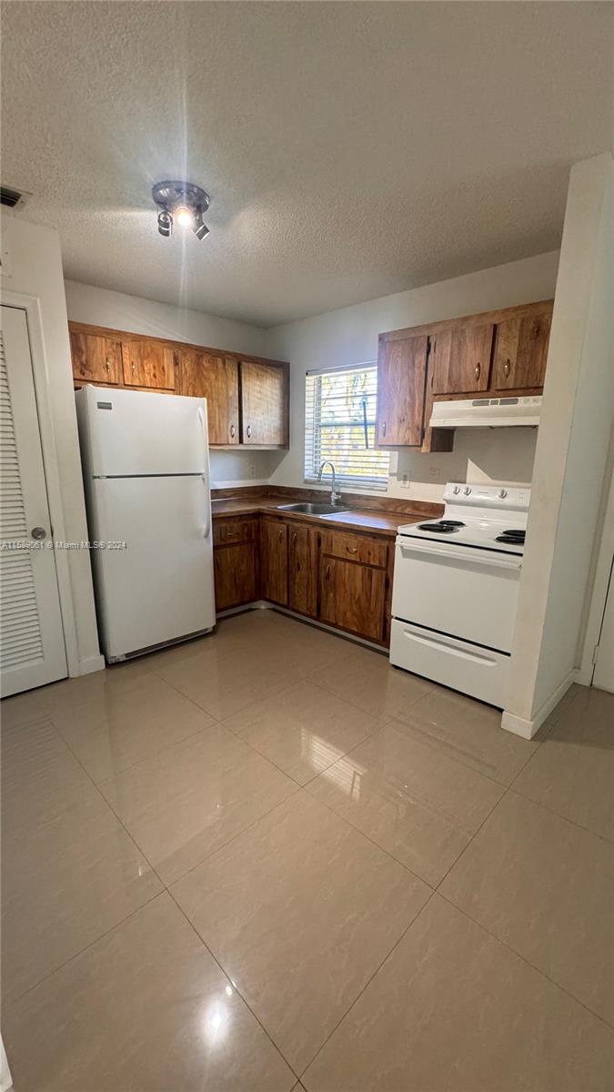 5156 NE 6th Ave # 220